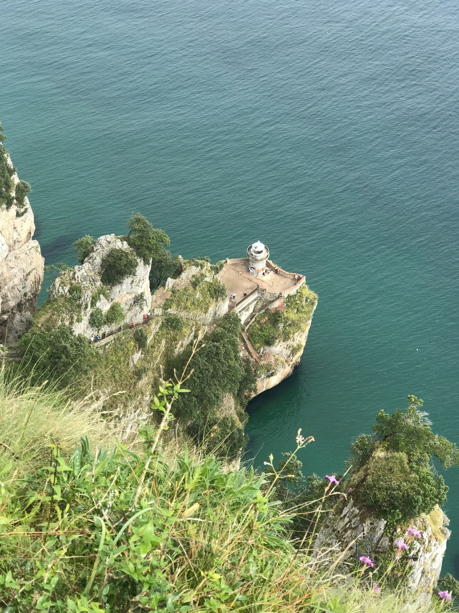 Faro del Caballo en Santoña, cerca de Ajo