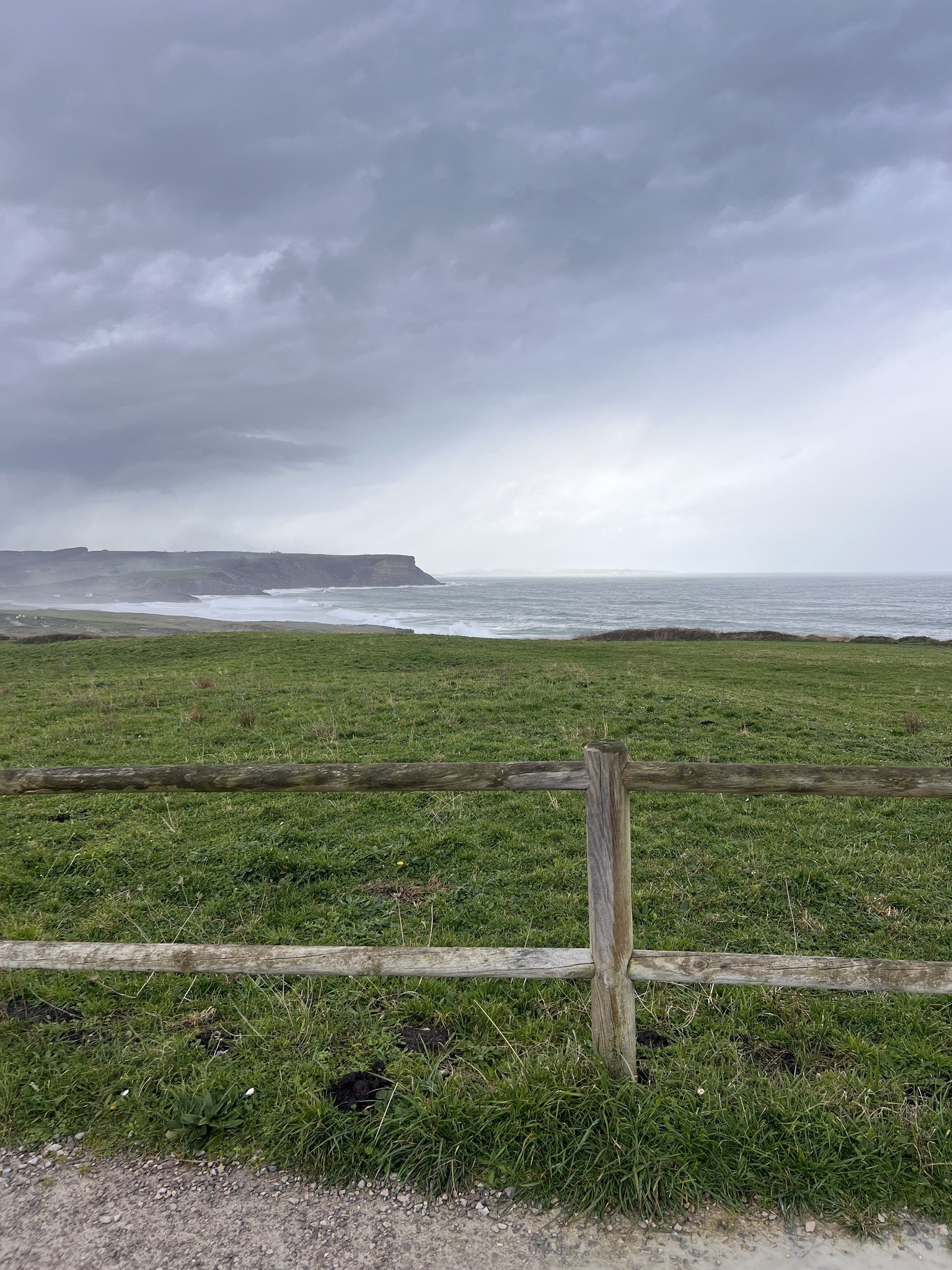 Acantilados y costa abierta en el Cabo de Ajo, Cantabria